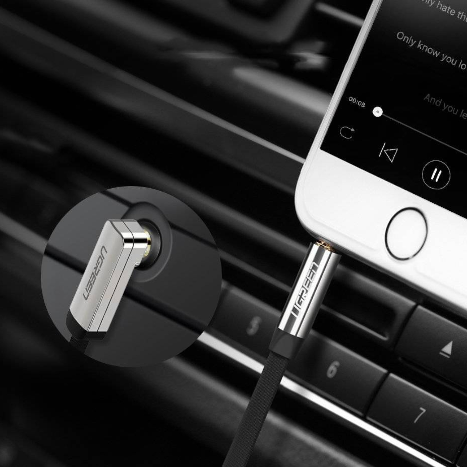 UGREEN AV119 Right-angled 3.5mm Flat Aux Cable 2m - Black/Silver - Image 4